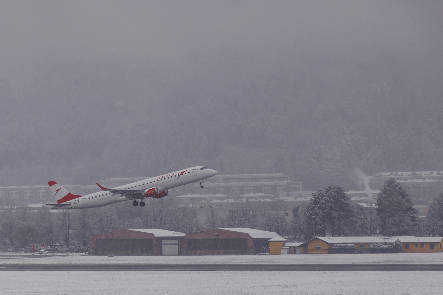 Preview 20221210 Winterflugtag am Innsbruck Airport (73).jpg